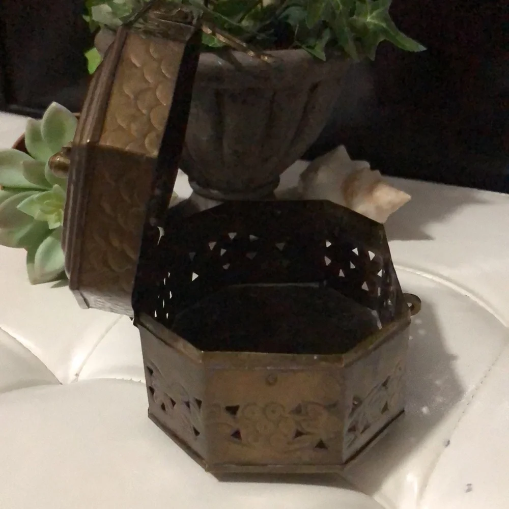 Vintage Brass Cricket Box-5x3.5x3